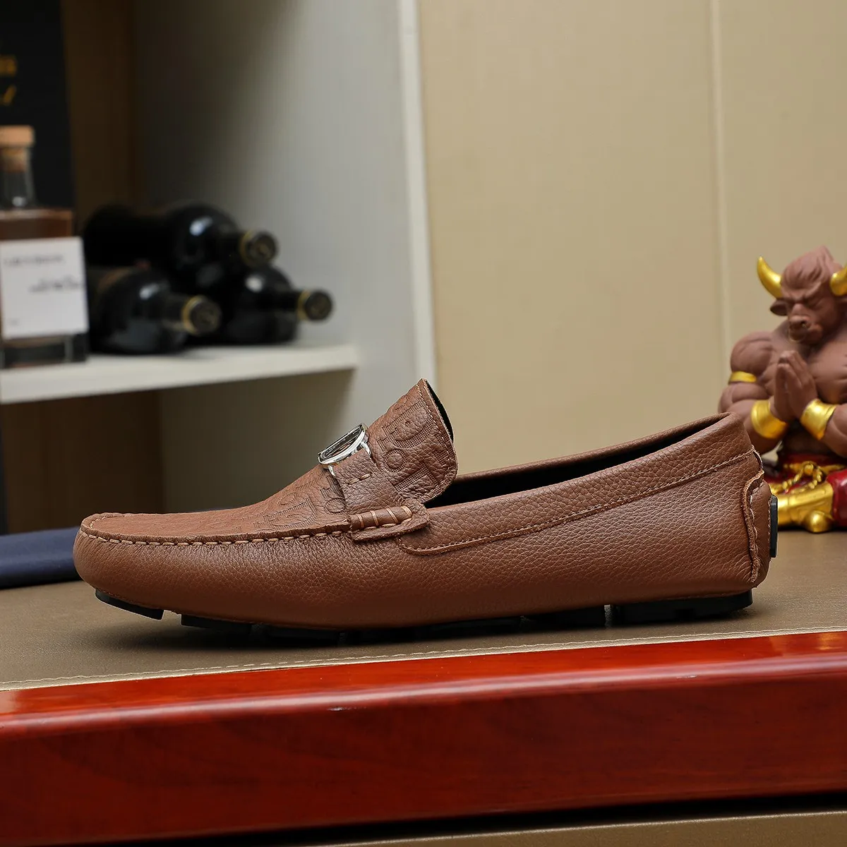 Men's shoes 💰380 🕷️🕷️[Dior] Dior's new casual men's shoes are launched in Hong Kong counters. Official website 1:1 production. Italian original first-layer cowhide + 🐷 leather lining. Designed by European and American masters. Perfect shape to create counter quality, solid color rubber wear-resistant outsole and classic dazzling toe! Super versatile and very comfortable. High-end without losing taste, fashionable and novel! ! Absolute focus! Colors available! Code number 38-44 (45.46 customized)